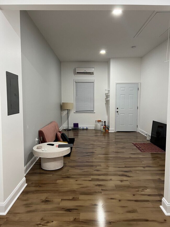 Building Photo - ~~REDUCED~~NEWLY RENOVATED APARTMENT NEAR ...