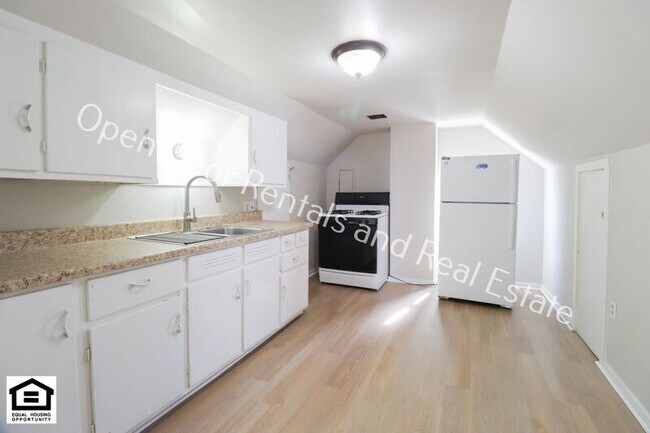 Foto del edificio - 833 1/2 Florence Ave
