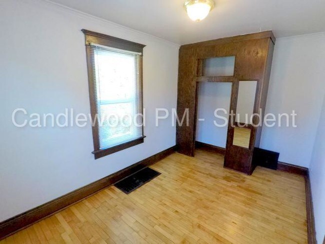 Building Photo - 1248 4th Ave
