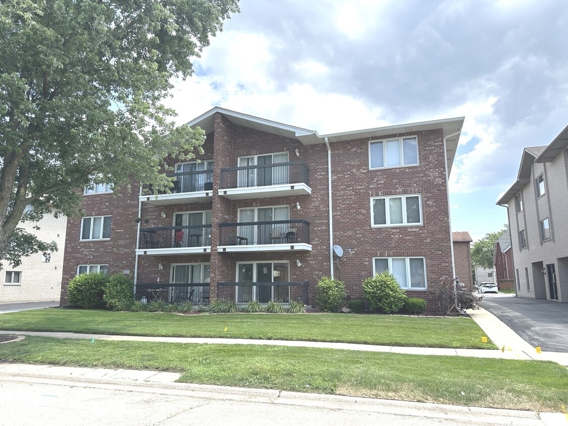 Primary Photo - 9529 Minnick Ave