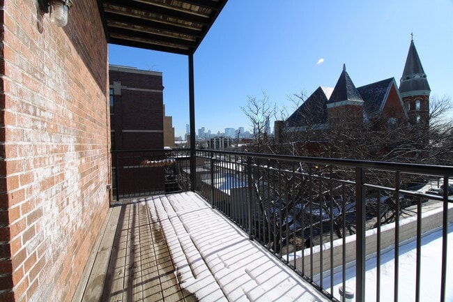 Interior Photo - HIGHPOINT West Town