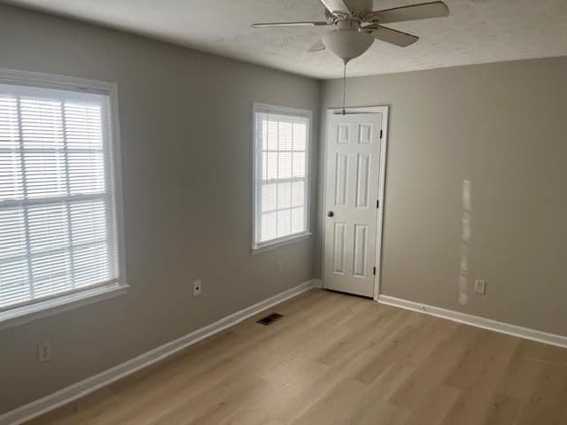Foto del edificio - 283 Westland Way SW
