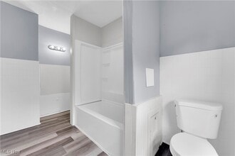 Building Photo - 204 Broad Ave NW