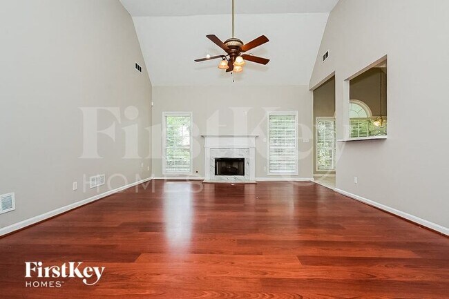 Foto del edificio - 115 Willow Hill Ln