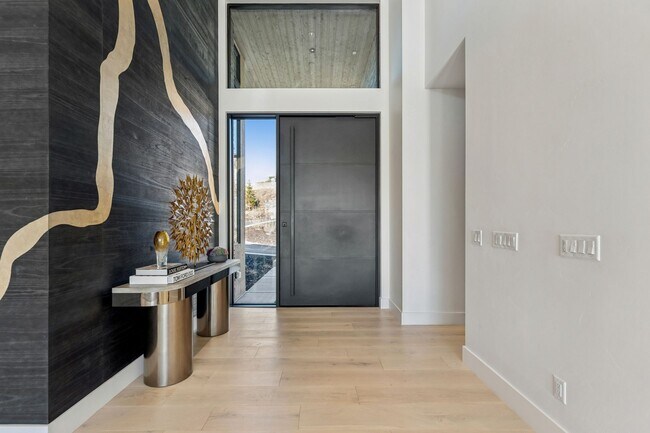 Foto del edificio - 3404 Wapiti Cyn Rd