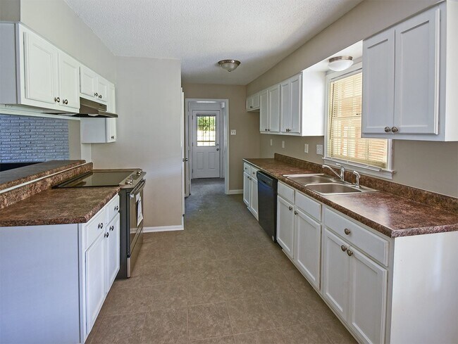 Foto del edificio - Charming home in north Memphis