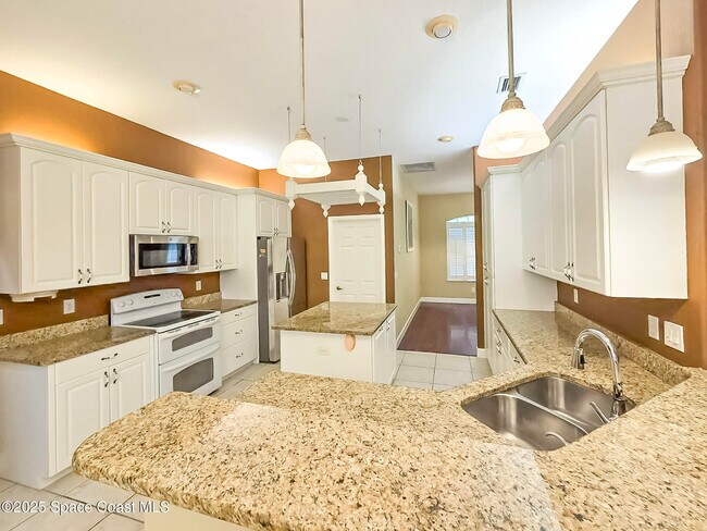 Building Photo - 949 SE Gardenbrook Ct