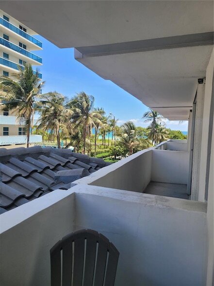 Foto del edificio - 9195 Collins Ave