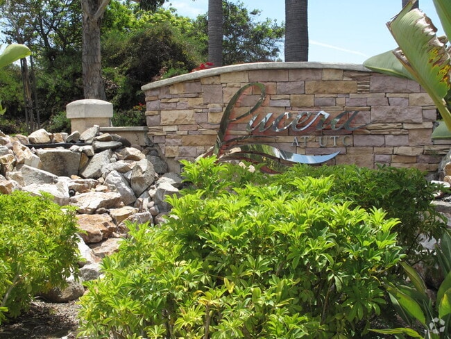 Building Photo - 7150 Shoreline Dr