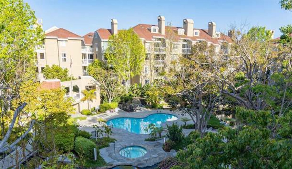 20191 Cape Coral Ln Unit 210, Huntington Beach, CA 92646 Condo for