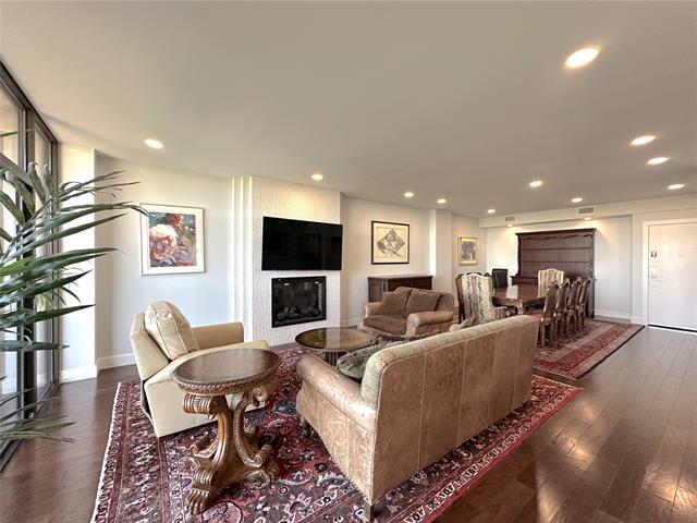 Foto del edificio - 5200 Keller Springs Rd