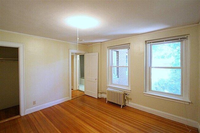 Building Photo - 466 Green St