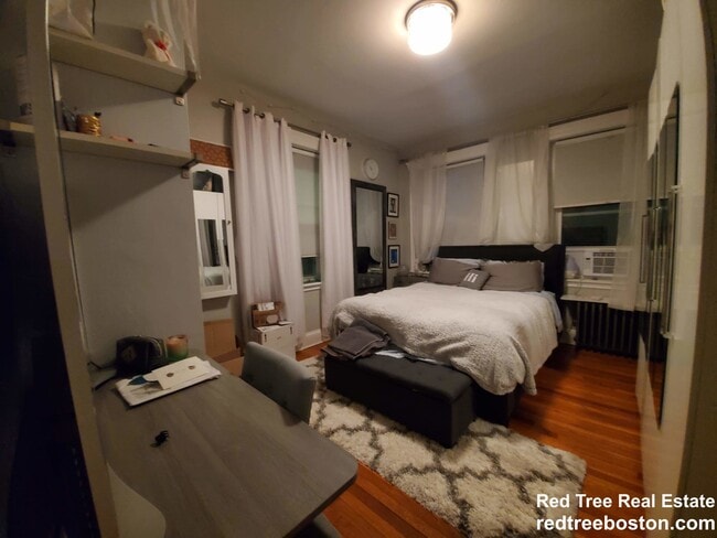 Building Photo - 72 Strathmore Rd