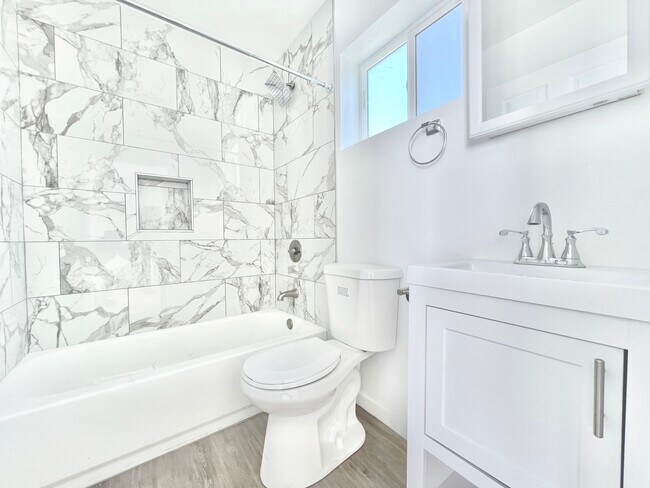 Building Photo - 1763 W 38th St