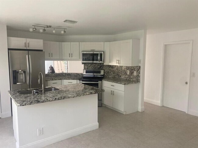 Foto del edificio - 3749 NW 107th Way