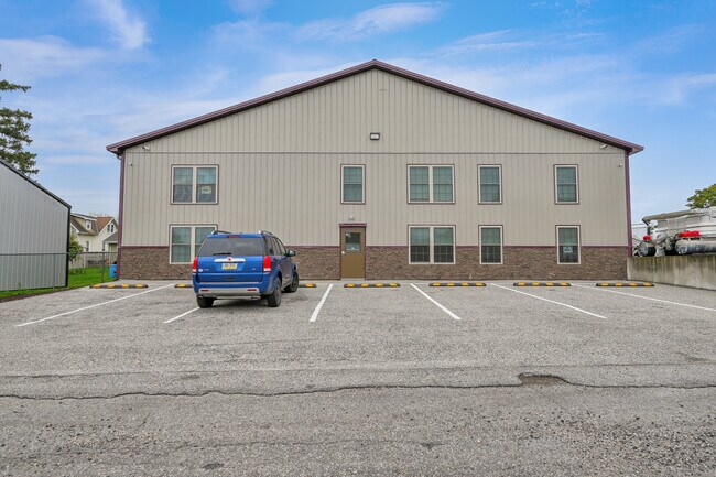 Building Photo - 515 Penn St