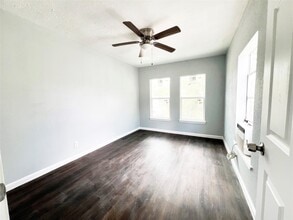 Building Photo - 103 Cosmos St