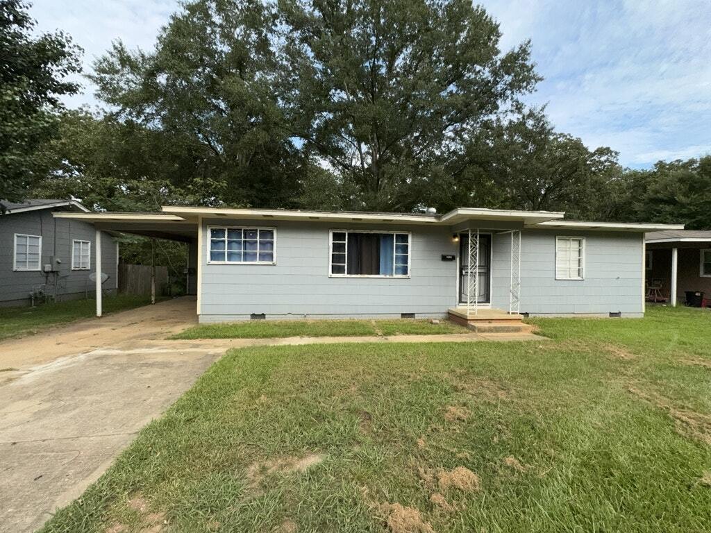 Foto principal - 3030 Oak Forest Dr