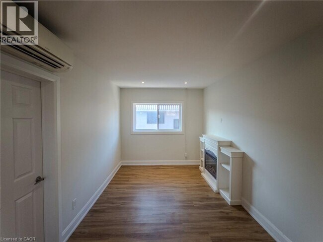 Photo du bâtiment - 540 King St E