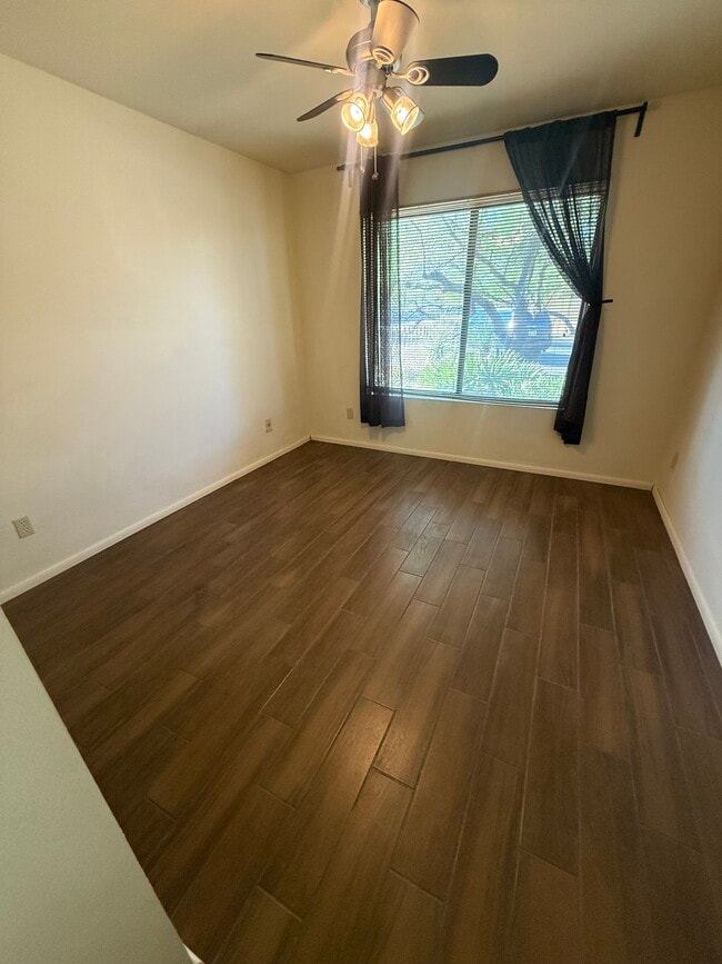 Building Photo - 200 E Belcourte Pl