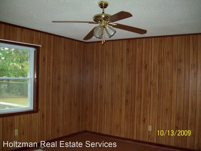 Building Photo - 3 br, 1.5 bath House - 929 Greenbriar Trail