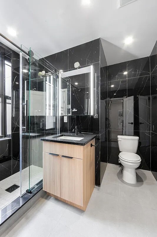 Building Photo - 205 E 4th St