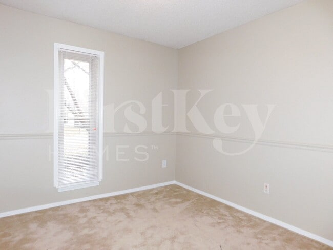 Building Photo - 3037 Leeridge Dr