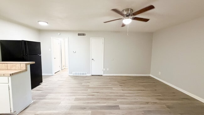 Foto del edificio - Kentwood Apartments