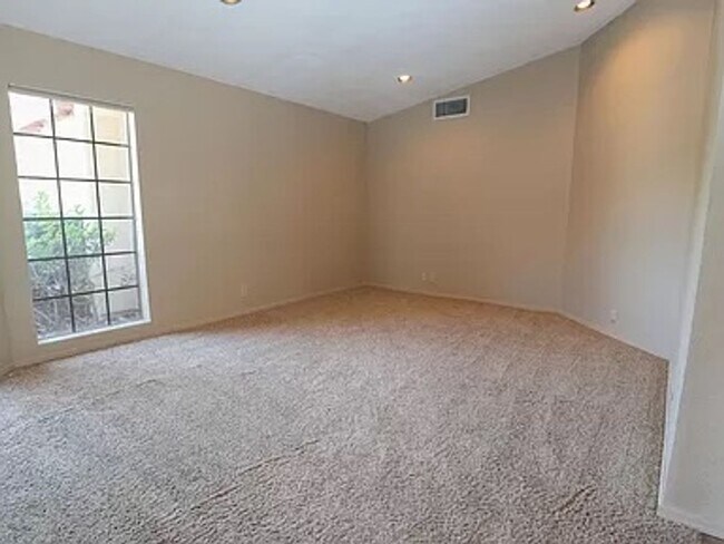 Foto del edificio - Available! Beautiful 4 Bedroom Home in Guard-Gated La Paloma Ridge Estates