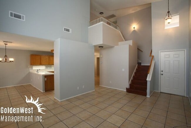 Building Photo - Newly Remodeled 3Bdm 2.5 Ba Home with Huge...