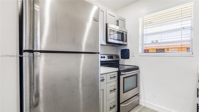 Foto del edificio - 14980 NE 5th Ct