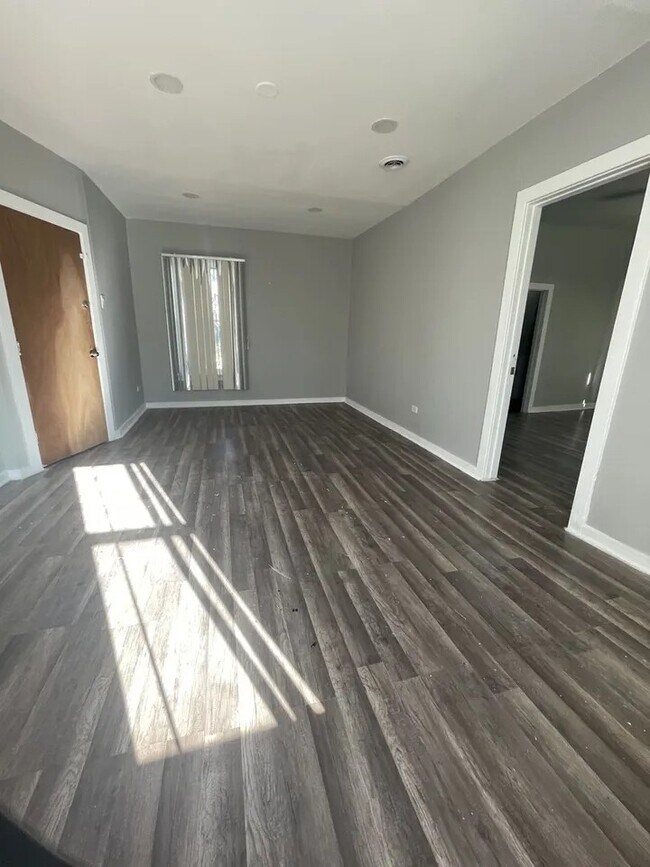 Foto del edificio - 10730 S Lafayette Ave