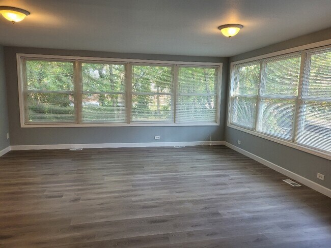 Foto del edificio - 1310 Sheridan Dr