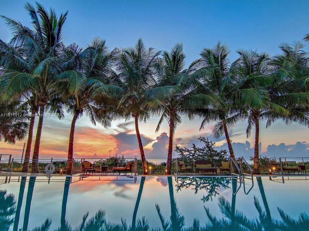 Foto del edificio - 6899 Collins Ave