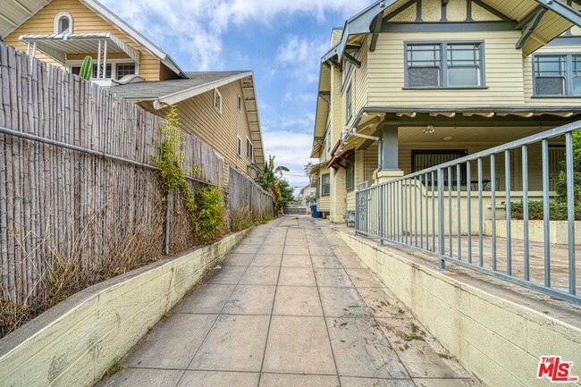 Building Photo - 1677 S Harvard Blvd