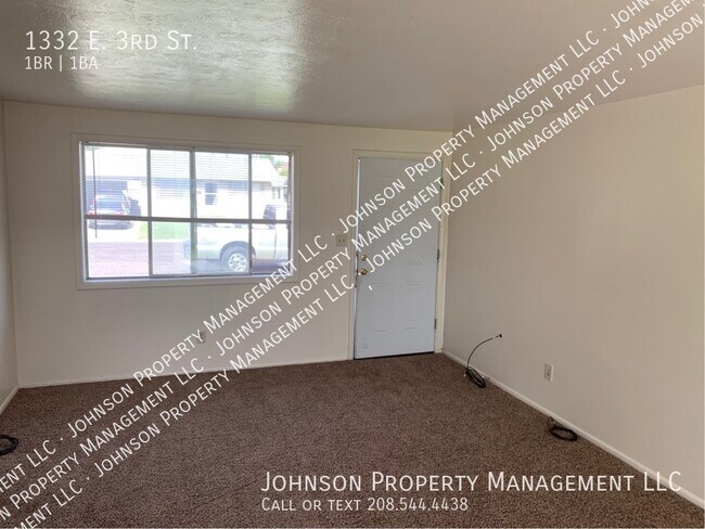 Building Photo - Central Meridian one bedroom duplex with s...
