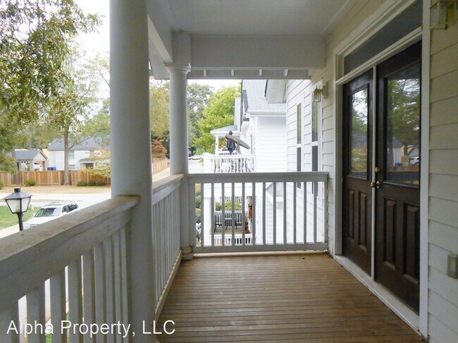 Building Photo - 3 br, 2 bath House - 15 B Oakhurst Ave