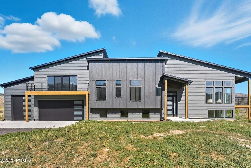 Foto principal - 5866 N Fork Rd