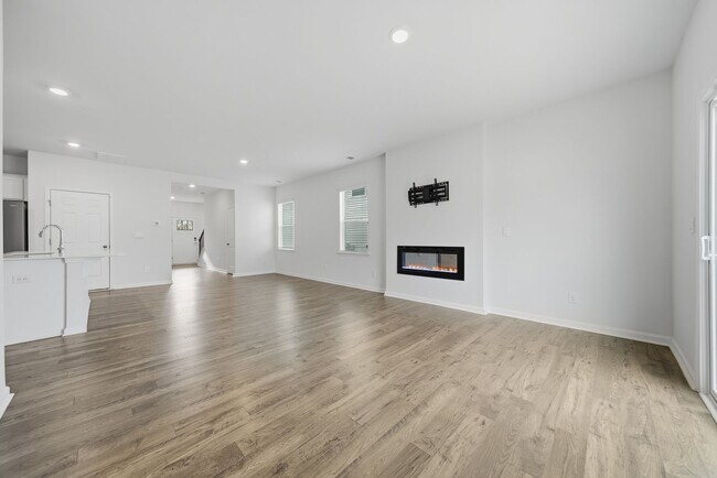 Foto del edificio - Spacious 5-Bedroom Home for Rent in The Falls – Modern, Comfortable, and Move-In Ready