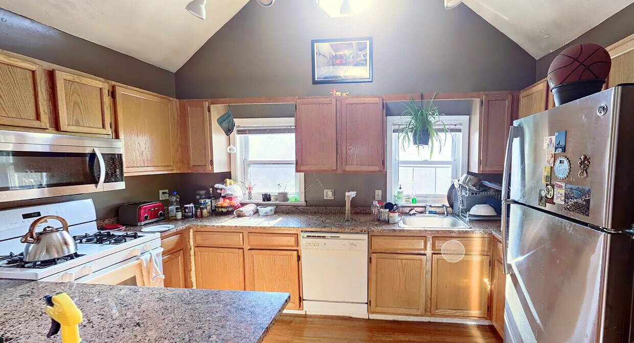 Foto principal - 40 Brainerd Rd