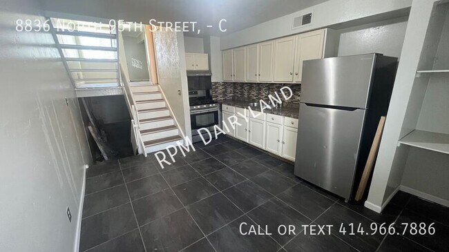 Building Photo - 8836 N 95th St
