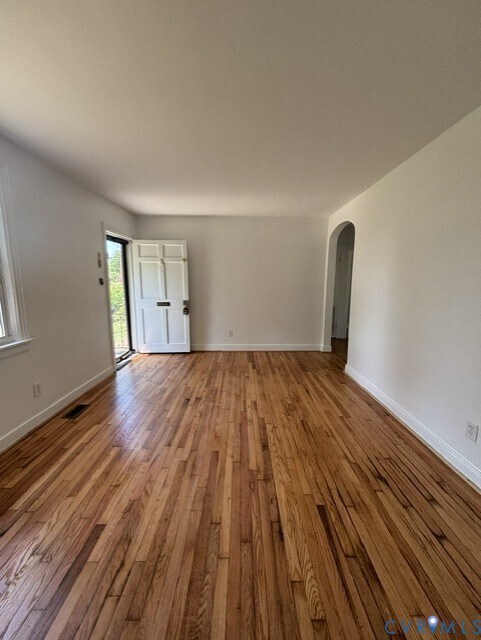 Building Photo - 106 Trafton St