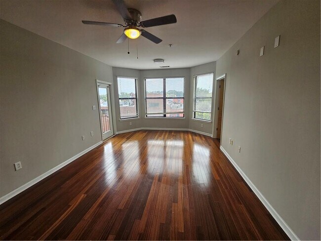 Foto del edificio - 898 Oak St SW