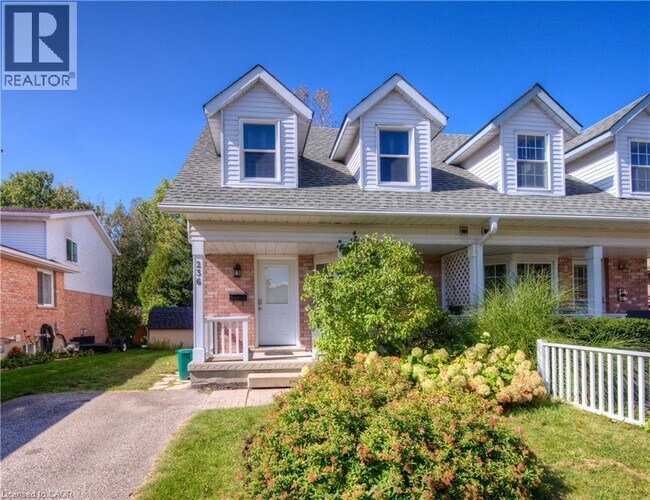 Photo du bâtiment - 236 Bankside Dr