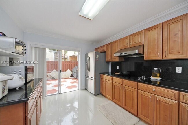 Building Photo - 7347 NW 173rd Dr
