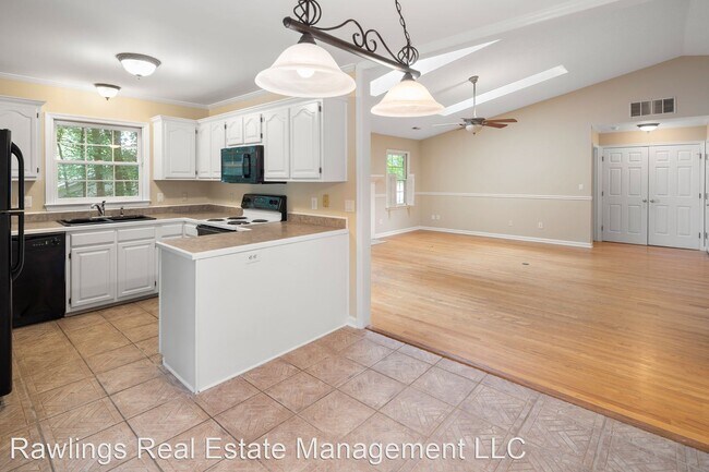 Building Photo - 3 br, 2 bath House - 302 Springfield Court