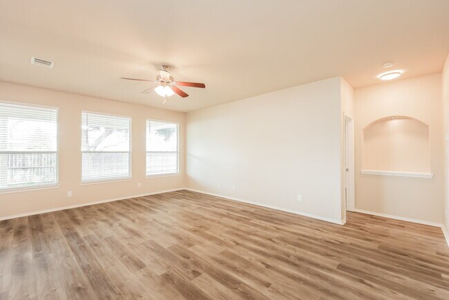 Building Photo - 11615 Tahoka Daisy