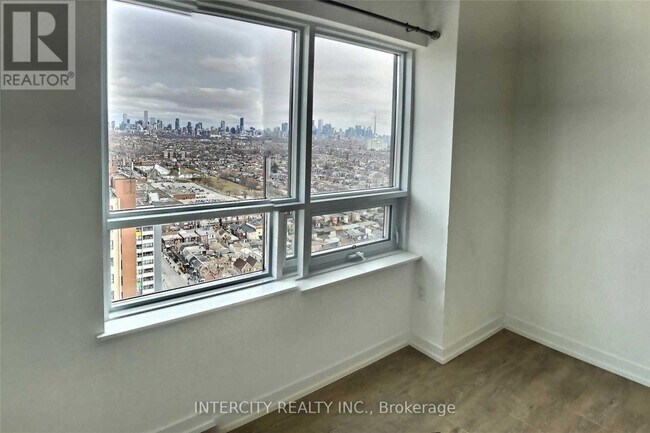 Building Photo - 1410 Dupont St