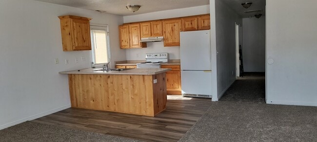 Building Photo - 1255 N 575 W