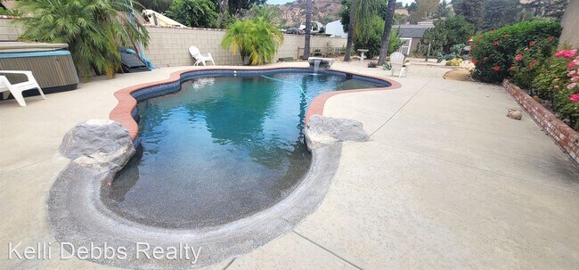 Building Photo - 4 br, 2.5 bath House - 10453 La Tuna Canyo...